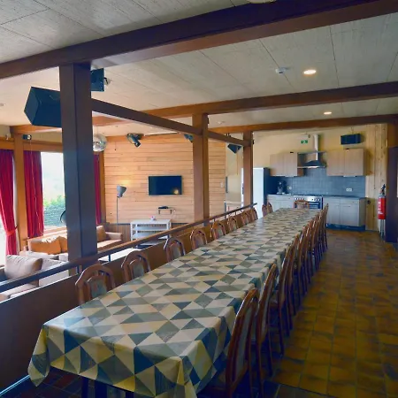 Casa de Férias Superb House For Family Group With Swimming Pool, Sauna, Jacuzzi, Billiards