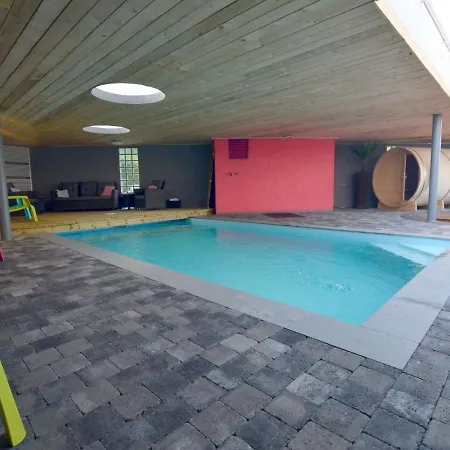 Superb House For Family Group With Swimming Pool, Sauna, Jacuzzi, Billiards Casa de Férias *