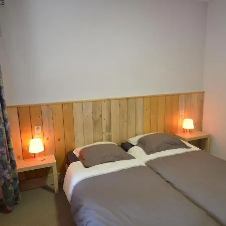 Casa de Férias Superb House For Family Group With Swimming Pool, Sauna, Jacuzzi, Billiards Trooz
