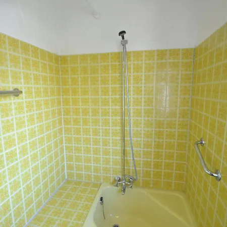 Superb House For Family Group With Swimming Pool, Sauna, Jacuzzi, Billiards Feriehus