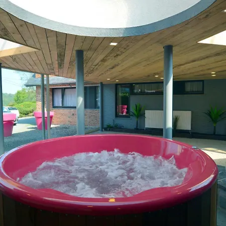 Feriehus Superb House For Family Group With Swimming Pool, Sauna, Jacuzzi, Billiards *