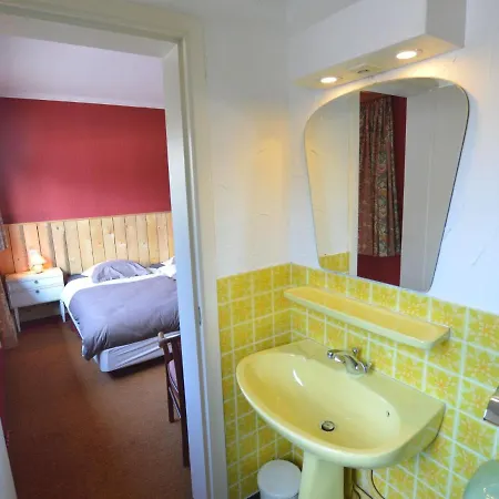 Superb House For Family Group With Swimming Pool, Sauna, Jacuzzi, Billiards Casa de Férias